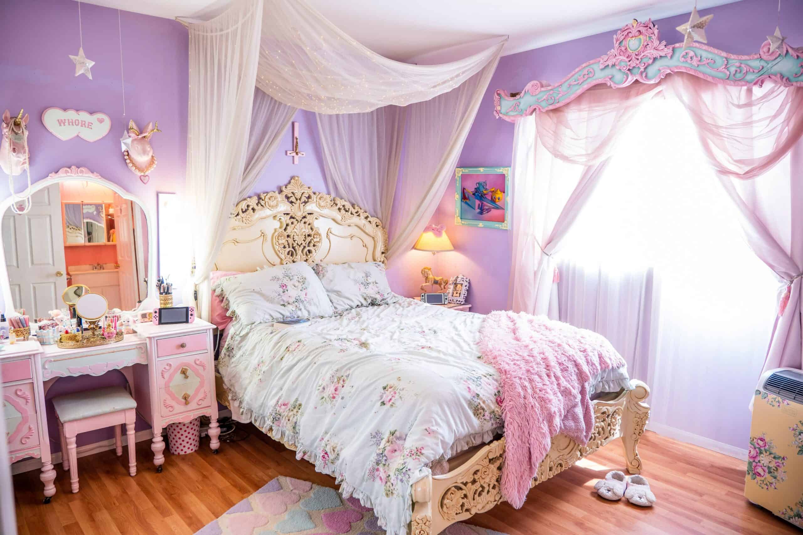 https://www.peerspace.com/resources/wp-content/uploads/Magical-doll-house-los-angeles-rental-scaled.jpg