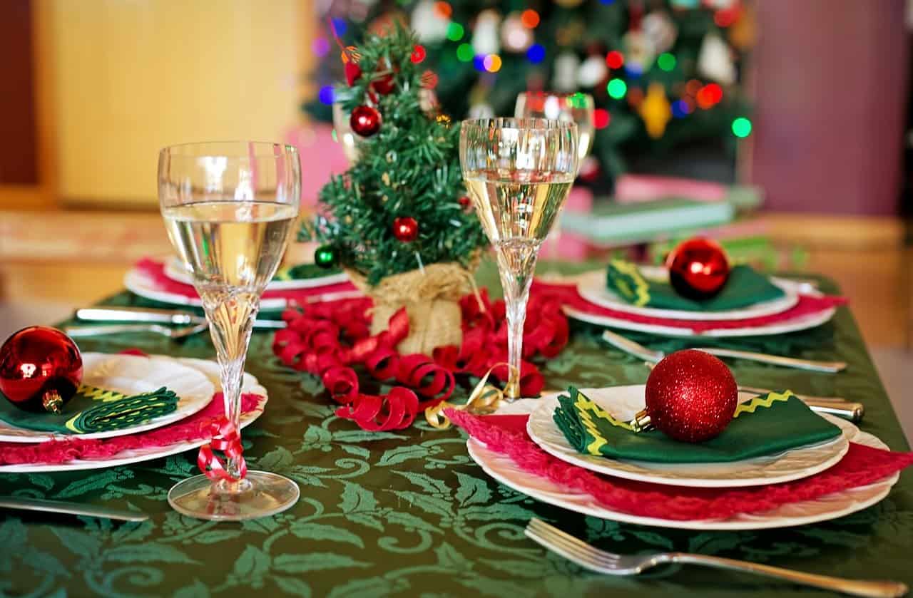 10 Tips for Hosting a Holiday Party Like a Pro
