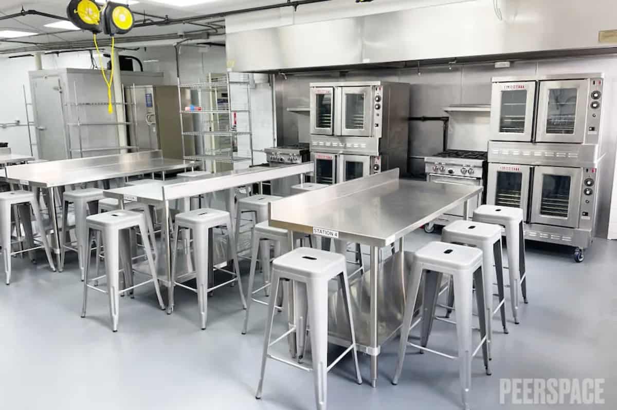 Nyc Commercial Kitchen Loads Light Stainless Steel Appliances 