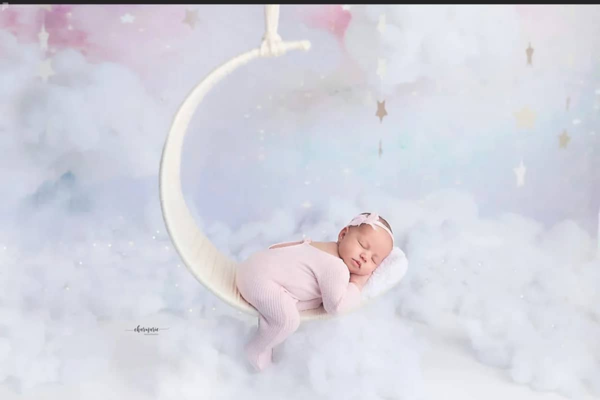 What are some clever newborn photography ideas? - Quora