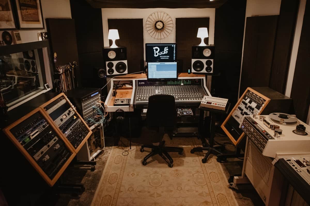 Tutustu 76+ imagen recording studio for rent