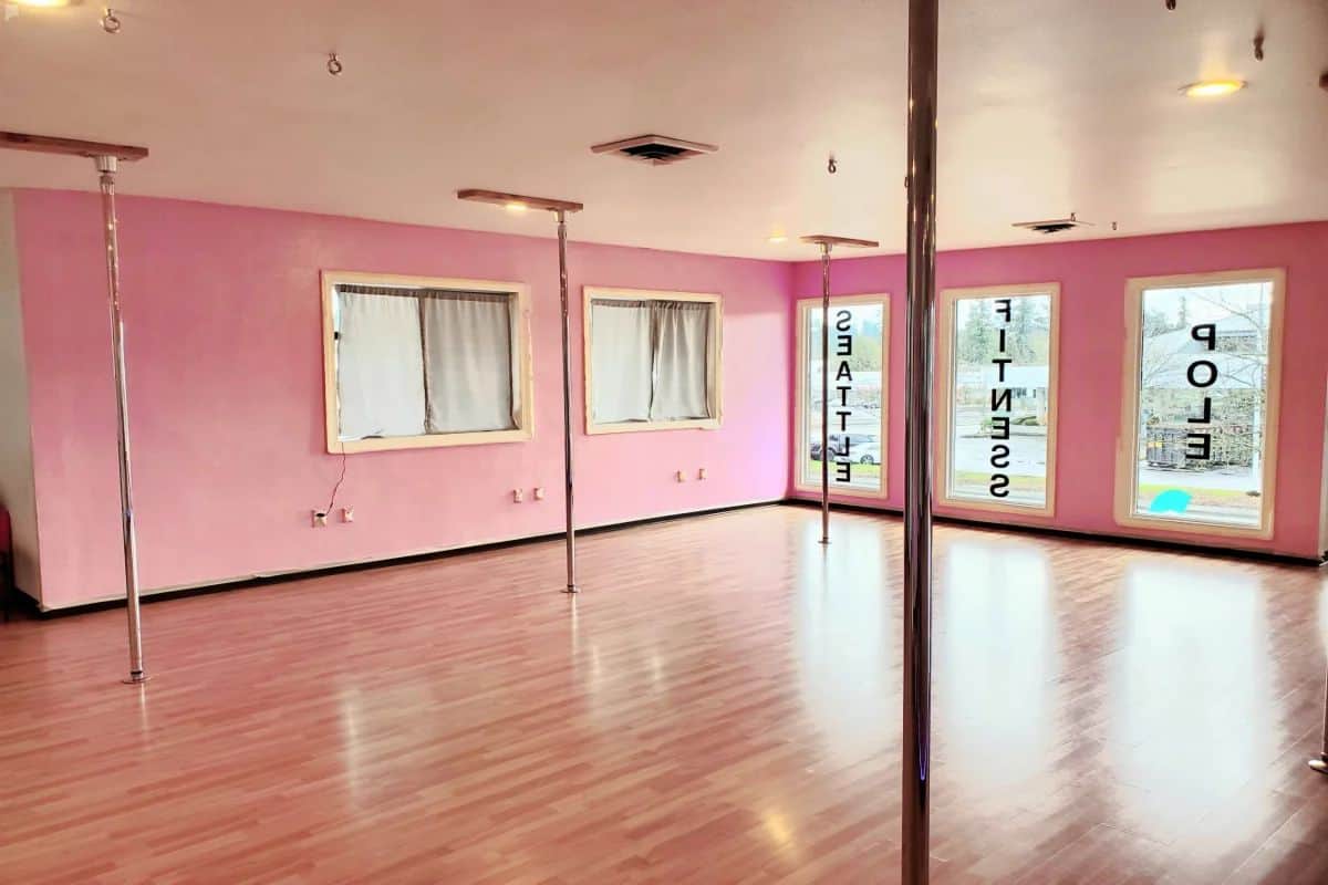 Here S How And Where To Rent A Dance Studio For A Day 2024 Peerspace   Seattle 2000 Bright Dance Studio 1 